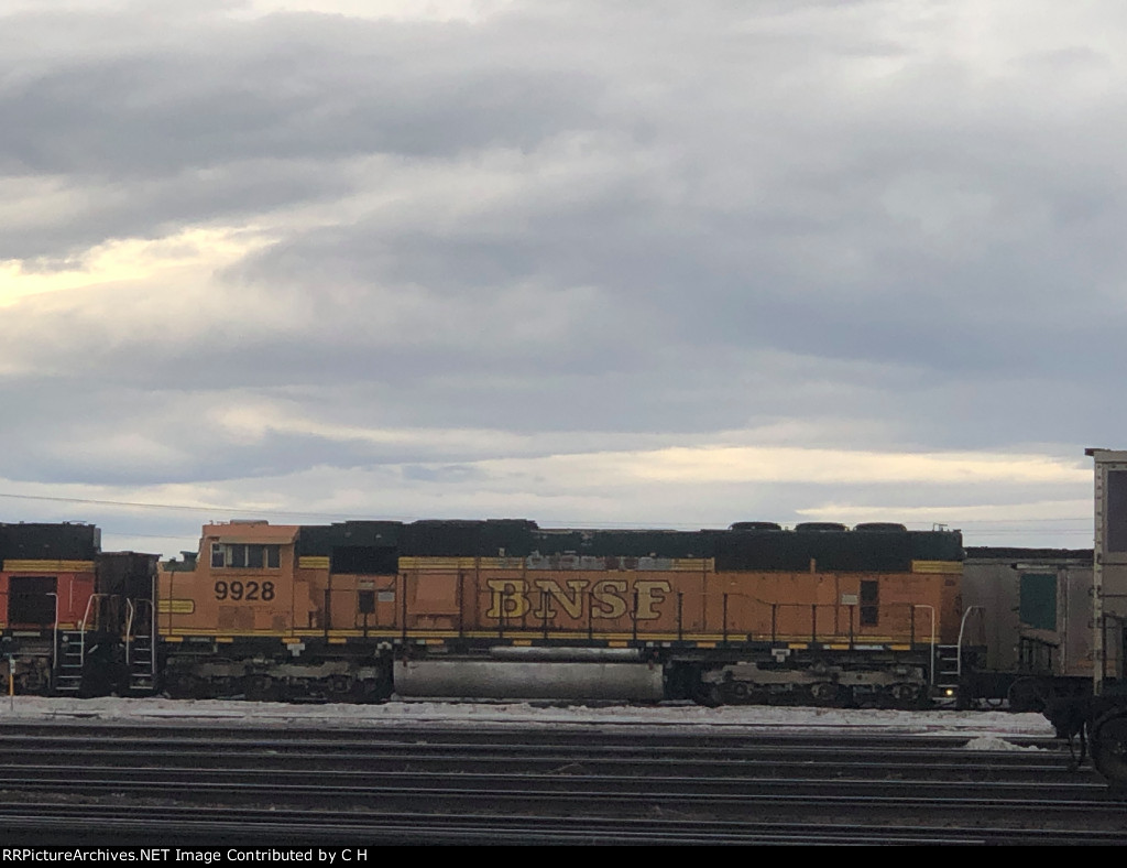 BNSF 9928